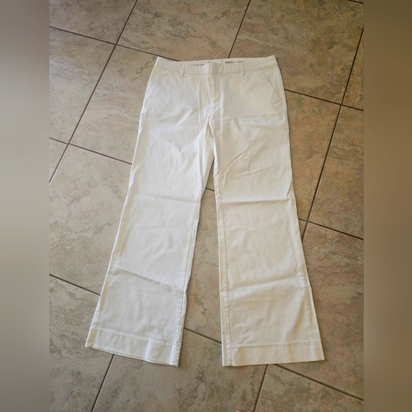 Gap Perfect Khaki - Picture 1 of 3